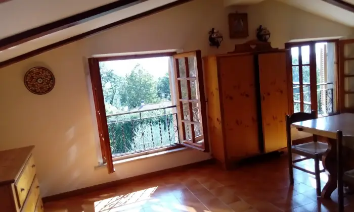 Rexer-Perugia-Vendo-villa-con-vista-panoramica-esposta-a-sud-Mansarda