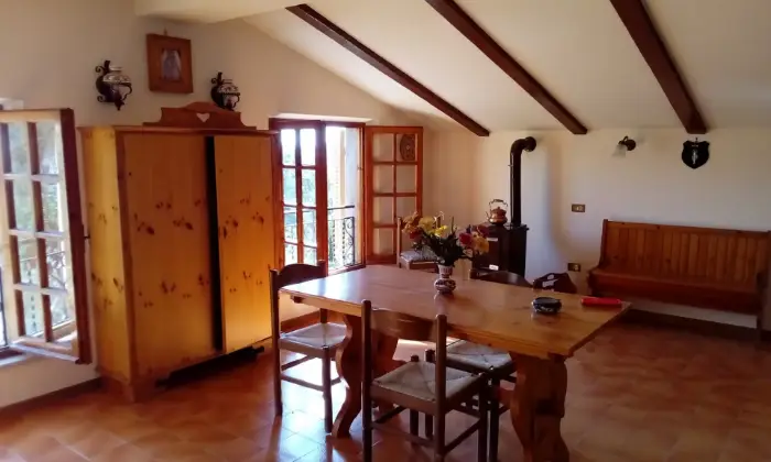 Rexer-Perugia-Vendo-villa-con-vista-panoramica-esposta-a-sud-Mansarda