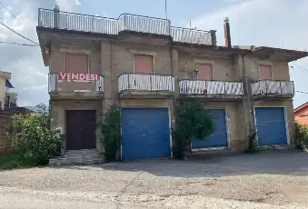Rexer-montoro-Terratetto-indipendente-da-ristrutturare-Terrazzo
