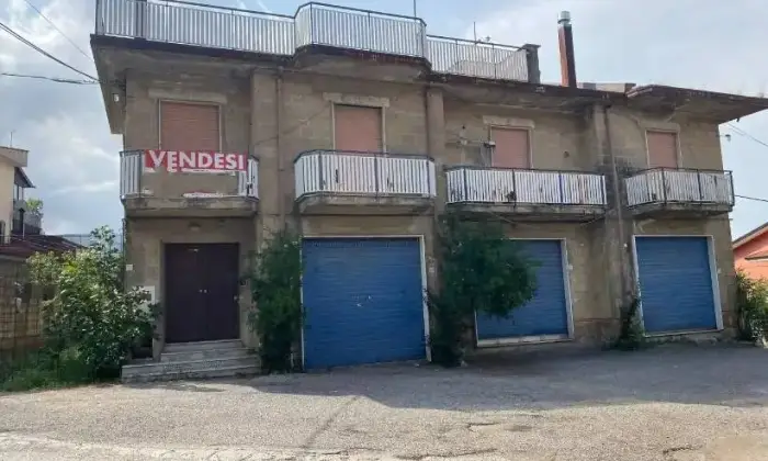 Rexer-montoro-Terratetto-indipendente-da-ristrutturare-Terrazzo