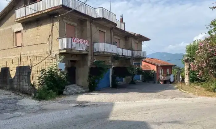 Rexer-montoro-Terratetto-indipendente-da-ristrutturare-Terrazzo