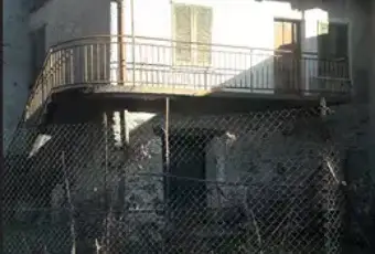 Rexer-Mazzo-di-Valtellina-Da-ristrutturare-ingressi-con-giardino-Terrazzo