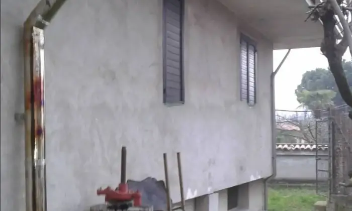 Rexer-Varallo-Pombia-Vendesi-villa-in-via-Stazione-Centro-Varallo-Pombia-Terrazzo