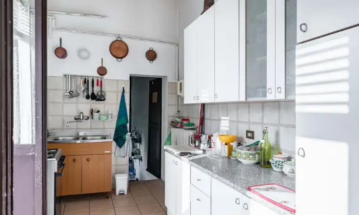 Rexer-Lugo-Immobile-indipendente-plurifamiliare-adatto-per-cohousing-o-struttura-ricettiva-CUCINA