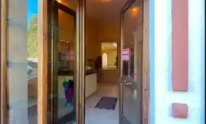 Rexer-Avellino-Negozio-ampio-in-centro-storico-Altro