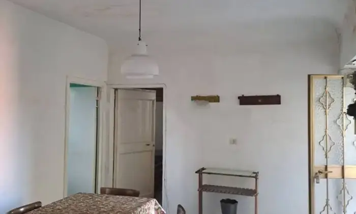 Rexer-Borghetto-di-Vara-Appartamento-via-Ferrari-Fraz-di-Lago-SP-Altro