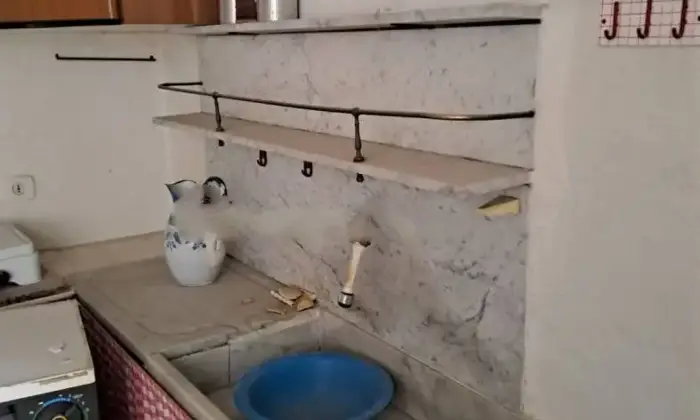 Rexer-Borghetto-di-Vara-Appartamento-via-Ferrari-Fraz-di-Lago-SP-Cucina