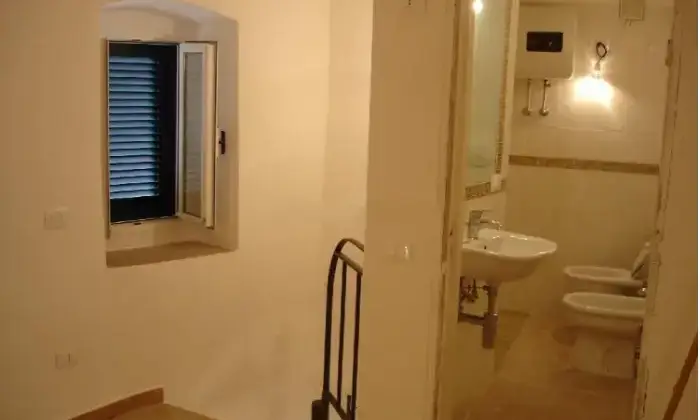 Rexer-Arcola-Appartamento-su-due-piani-in-vendita-in-vicolo-Scolastico-Bagno