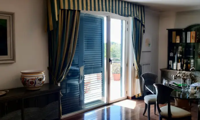 Rexer-Caserta-Duplex-vendesi-in-zona-servita-Salone