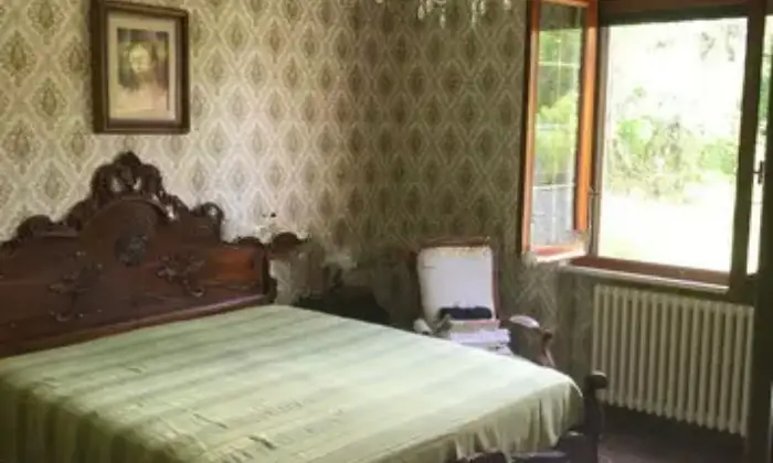 Rexer-Villafranca-in-Lunigiana-Villa-in-vendita-in-Vai-Arborio-Villafranca-in-Lunigiana-CameraDaLetto