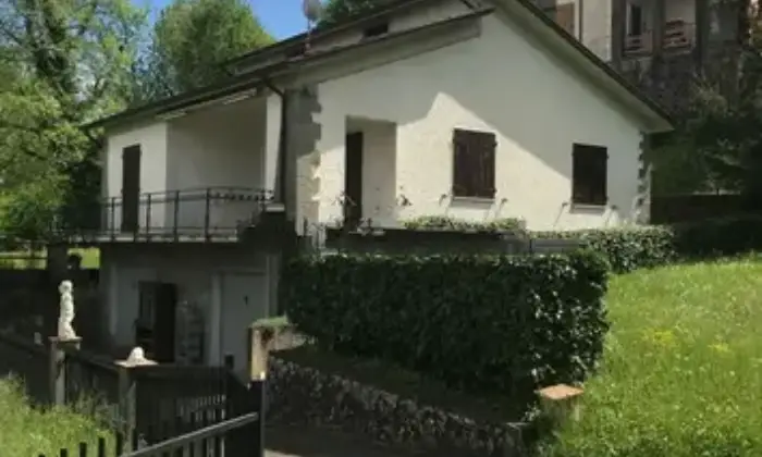 Rexer-Villafranca-in-Lunigiana-Villa-in-vendita-in-Vai-Arborio-Villafranca-in-Lunigiana-Giardino