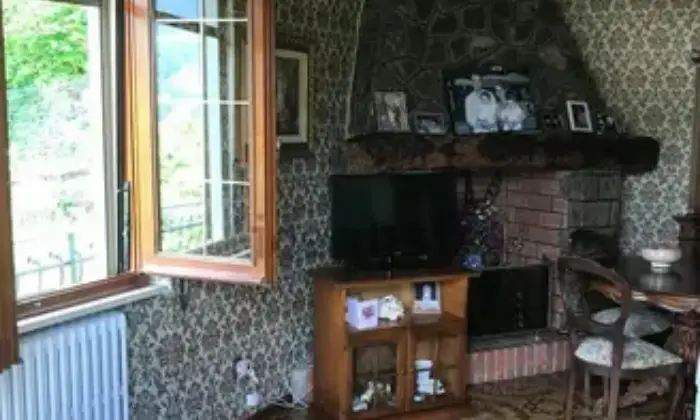 Rexer-Villafranca-in-Lunigiana-Villa-in-vendita-in-Vai-Arborio-Villafranca-in-Lunigiana-Salone