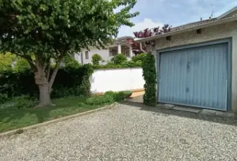 Rexer-Trino-Vendesi-Villa-con-giardino-baciata-dal-sole-Giardino