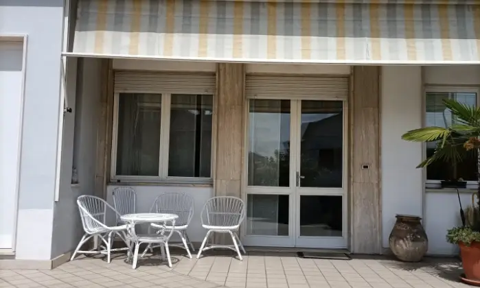 Rexer-Trino-Vendesi-Villa-con-giardino-baciata-dal-sole-Altro