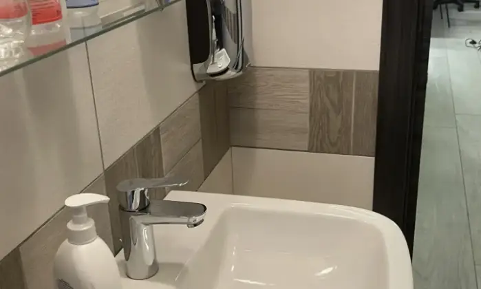 Rexer-Napoli-Ufficio-Arredato-Bagno