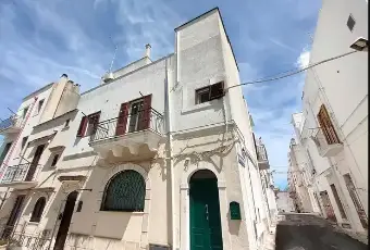 Rexer-Ostuni-Casa-indipendente-in-vendita-in-via-Marco-Pacuvio-ad-Ostuni-Terrazzo