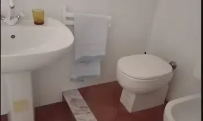 Rexer-SantElia-a-Pianisi-Intero-edificio-in-via-Giudice-Caracciolo-a-SantElia-a-Pianisi-Bagno