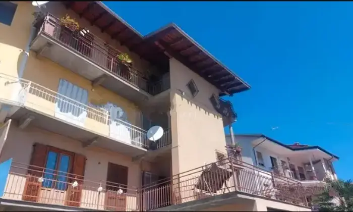 Rexer-Cavallirio-Trilocale-in-vendita-in-vicolo-Ferri-a-Cavallirio-Terrazzo