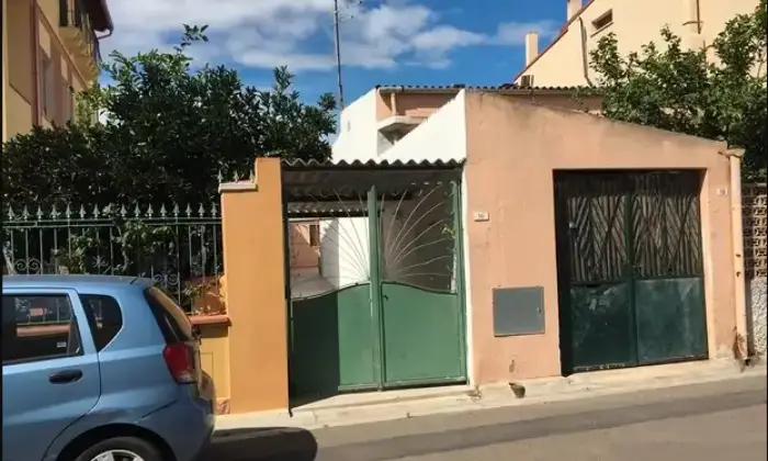 Rexer-Elmas-Appartamento-in-Via-Talamone-Elmas-Terrazzo