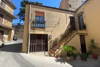 Rexer-Calascibetta-Casa-Indipendente-in-pieno-centro-Giardino
