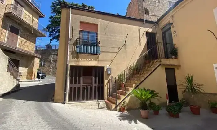 Rexer-Calascibetta-Casa-Indipendente-in-pieno-centro-Giardino