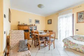 Rexer-Vicchio-Appartamento-in-Via-del-Ponte-Vicchio-SALONE