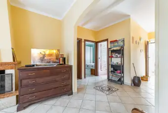 Rexer-Vicchio-Appartamento-in-Via-del-Ponte-Vicchio-SALONE