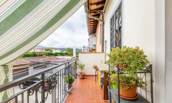 Rexer-Vicchio-Appartamento-in-Via-del-Ponte-Vicchio-BALCONE