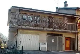 Rexer-Recoaro-Terme-Casa-libera-da-tre-lati-con-ingresso-indipendente-e-giardino-di-ca-mq-a-Recoaro-Terme-VI-Altro