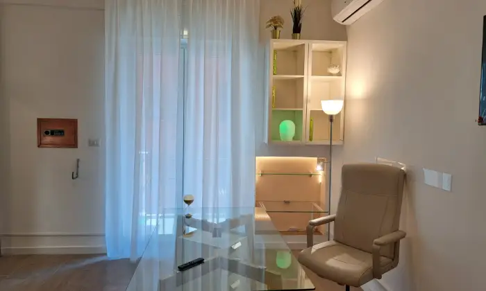 Rexer-Bari-Elegante-Appartamento-appena-Ristrutturato-e-mai-Abitato-Salone