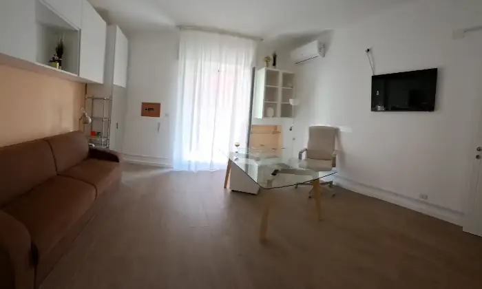 Rexer-Bari-Elegante-Appartamento-appena-Ristrutturato-e-mai-Abitato-Salone