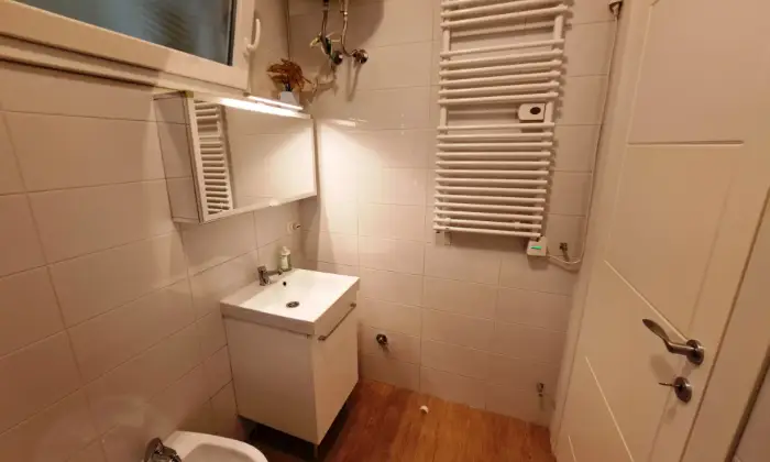 Rexer-Bari-Elegante-Appartamento-appena-Ristrutturato-e-mai-Abitato-Bagno
