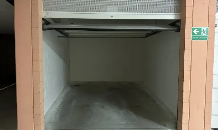 Rexer-Borgomanero-BOX-GRANDE-MOTORIZZATO-Garage