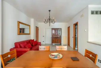 Rexer-San-Severo-A-due-passi-dalla-villa-comunale-vendesi-casa-a-schiera-con-ingresso-indipendente-SALONE