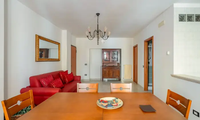 Rexer-San-Severo-A-due-passi-dalla-villa-comunale-vendesi-casa-a-schiera-con-ingresso-indipendente-SALONE