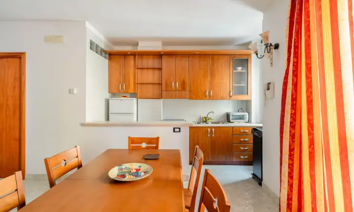 Rexer-San-Severo-A-due-passi-dalla-villa-comunale-vendesi-casa-a-schiera-con-ingresso-indipendente-CUCINA