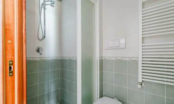Rexer-San-Severo-A-due-passi-dalla-villa-comunale-vendesi-casa-a-schiera-con-ingresso-indipendente-BAGNO