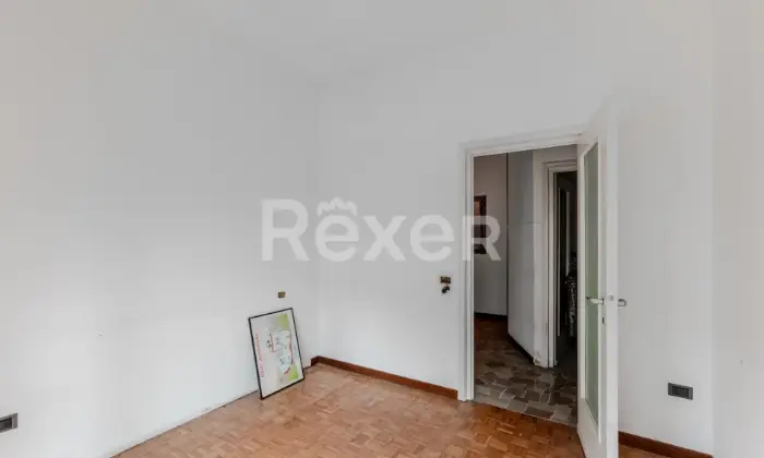 Rexer-Seveso-Incantevole-Appartamento-al-Terzo-Piano-in-Corso-Guglielmo-Marconi-Seveso-CAMERA-DA-LETTO