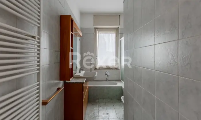 Rexer-Seveso-Incantevole-Appartamento-al-Terzo-Piano-in-Corso-Guglielmo-Marconi-Seveso-BAGNO