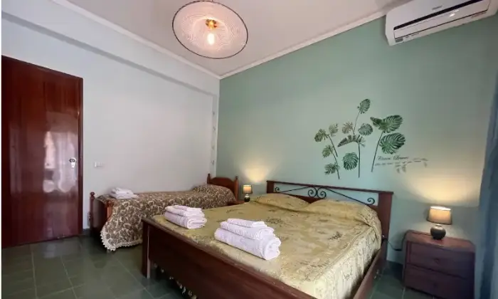 Rexer-Ragusa-Appartamento-ampio-in-vendita-a-Marina-di-Ragusa-Centro-CameraDaLetto