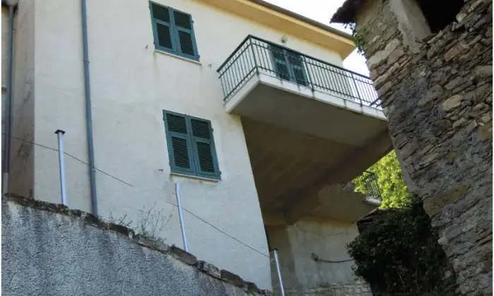 Rexer-Testico-Villa-unifamiliare-con-terreno-in-vendita-a-Testico-SV-Garage