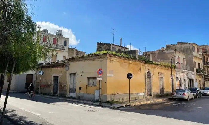 Rexer-Acate-Appartamento-corso-Indipendenza-Centro-Acate-Giardino