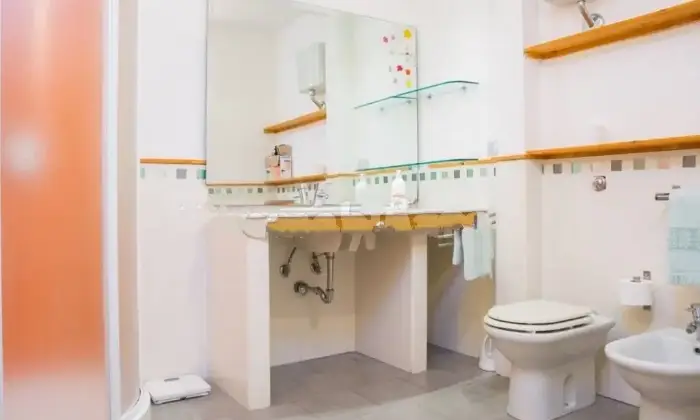 Rexer-Otranto-Trilocale-via-Ottocento-Martiri-Centro-Otranto-Bagno