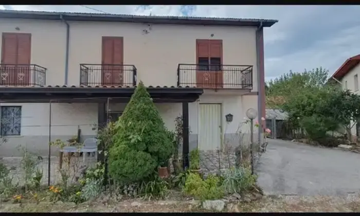 Rexer-Lioni-Abitazione-con-annessi-locali-depositi-e-terreno-Terrazzo