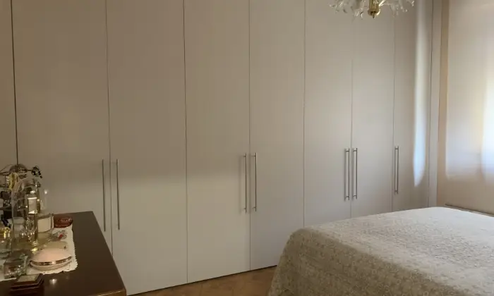 Rexer-Castel-Focognano-Luminoso-appartamento-CameraDaLetto