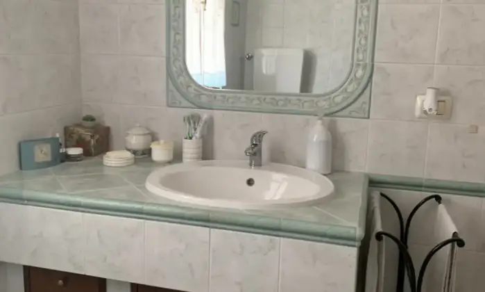 Rexer-Castel-Focognano-Luminoso-appartamento-Bagno