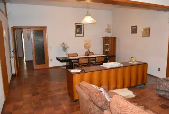 Rexer-Vernio-Vendesi-Terratetto-Indipendente-Libero-su-Tre-Lati-Salone