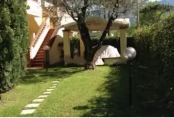 Rexer-Portalbera-Quadrilocale-in-vendita-in-via-stradella-Giardino