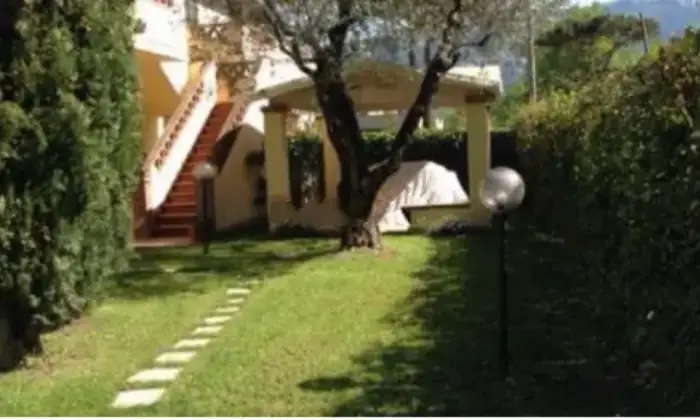 Rexer-Portalbera-Quadrilocale-in-vendita-in-via-stradella-Giardino