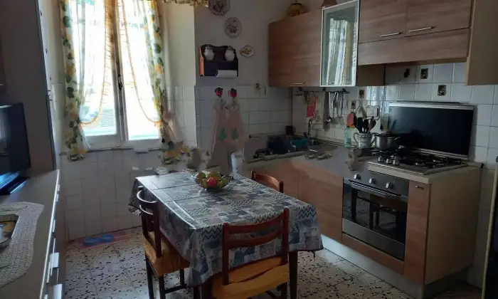 Rexer-Onano-Trilocale-via-San-Giovanni-Onano-Cucina